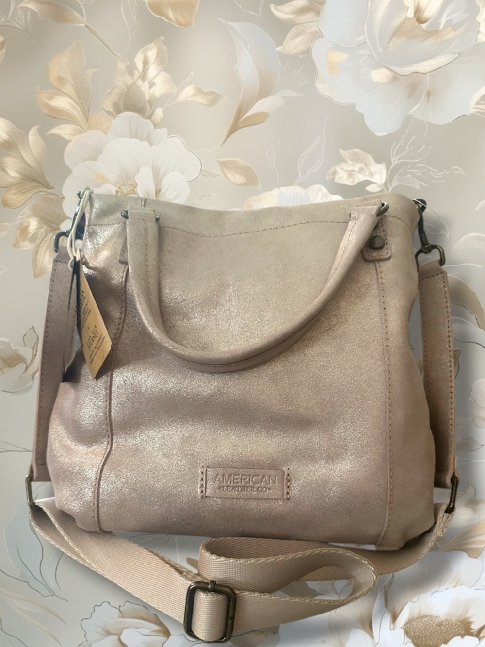 American Leather CO. Bermuda Metallic Wilton Feed Crossbody NWT $165 MSRP - Picture 2 of 16